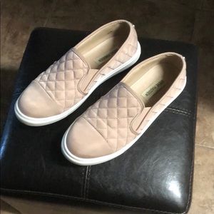 STEVE MADDEN QUILTED SLIP ONS